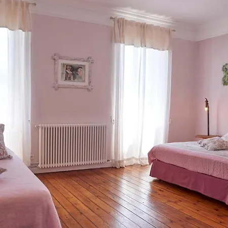 بيت للعطل Domaine Du Prieure Couvent & Presbytere قرقشونه