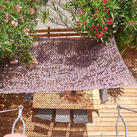 بيت للعطل Domaine Du Prieure Couvent & Presbytere قرقشونه