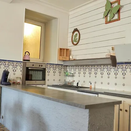 Domaine Du Prieure Couvent & Presbytere * قرقشونه