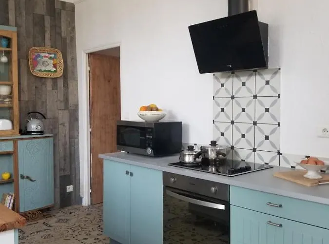 Domaine Du Prieure Couvent & Presbytere * קרקסון