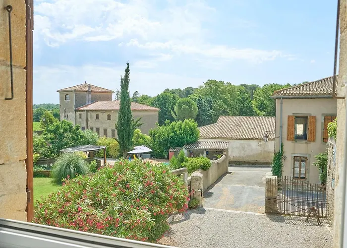 Domaine Du Prieure Couvent & Presbytere * קרקסון