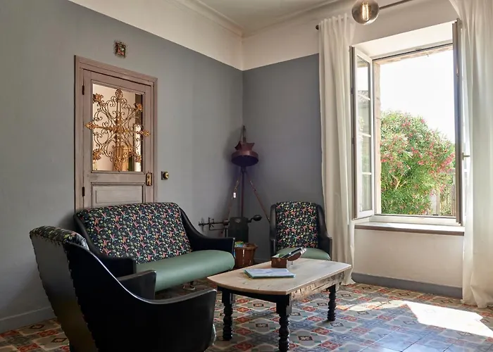 Domaine Du Prieure Couvent & Presbytere *