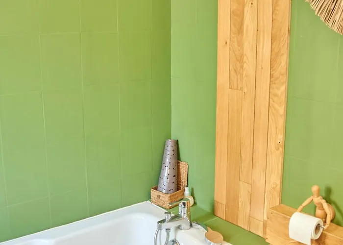 Domaine Du Prieure Avec Piscine Ancien Couvent & Presbytere 펜션 *