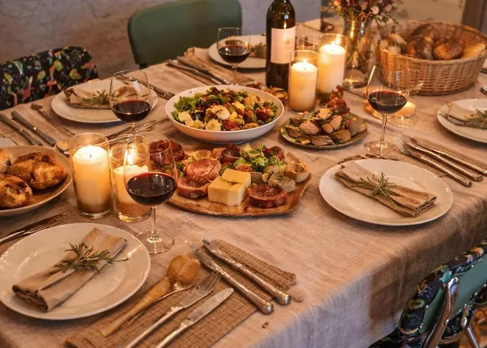 Domaine Du Prieure Avec Piscine Ancien Couvent & Presbytere 펜션 *